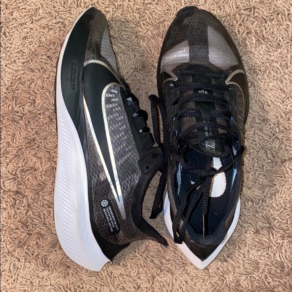 Black Nike Zoom Gravity Running Shoes